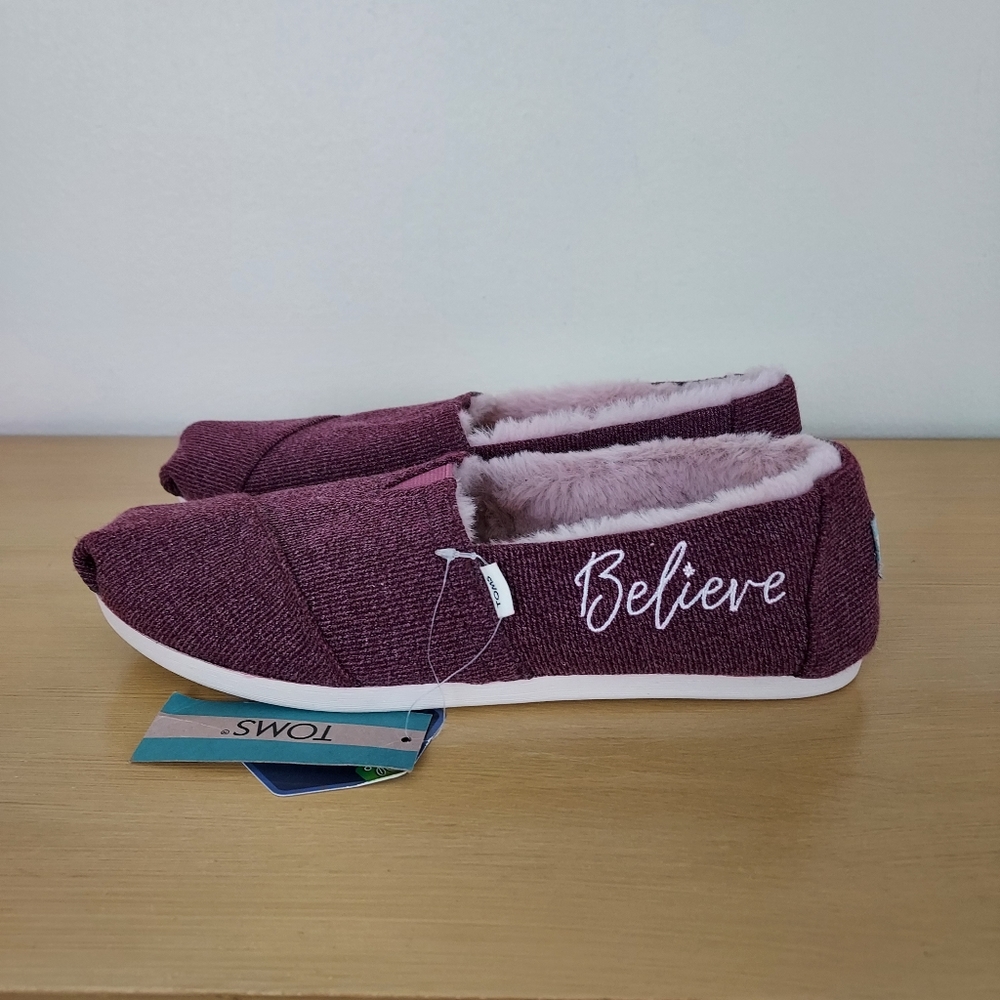 NWT TOMS 'Believe' Alpargata Faux Fur Embroidered Burgundy Slip-on Size 6 1/2